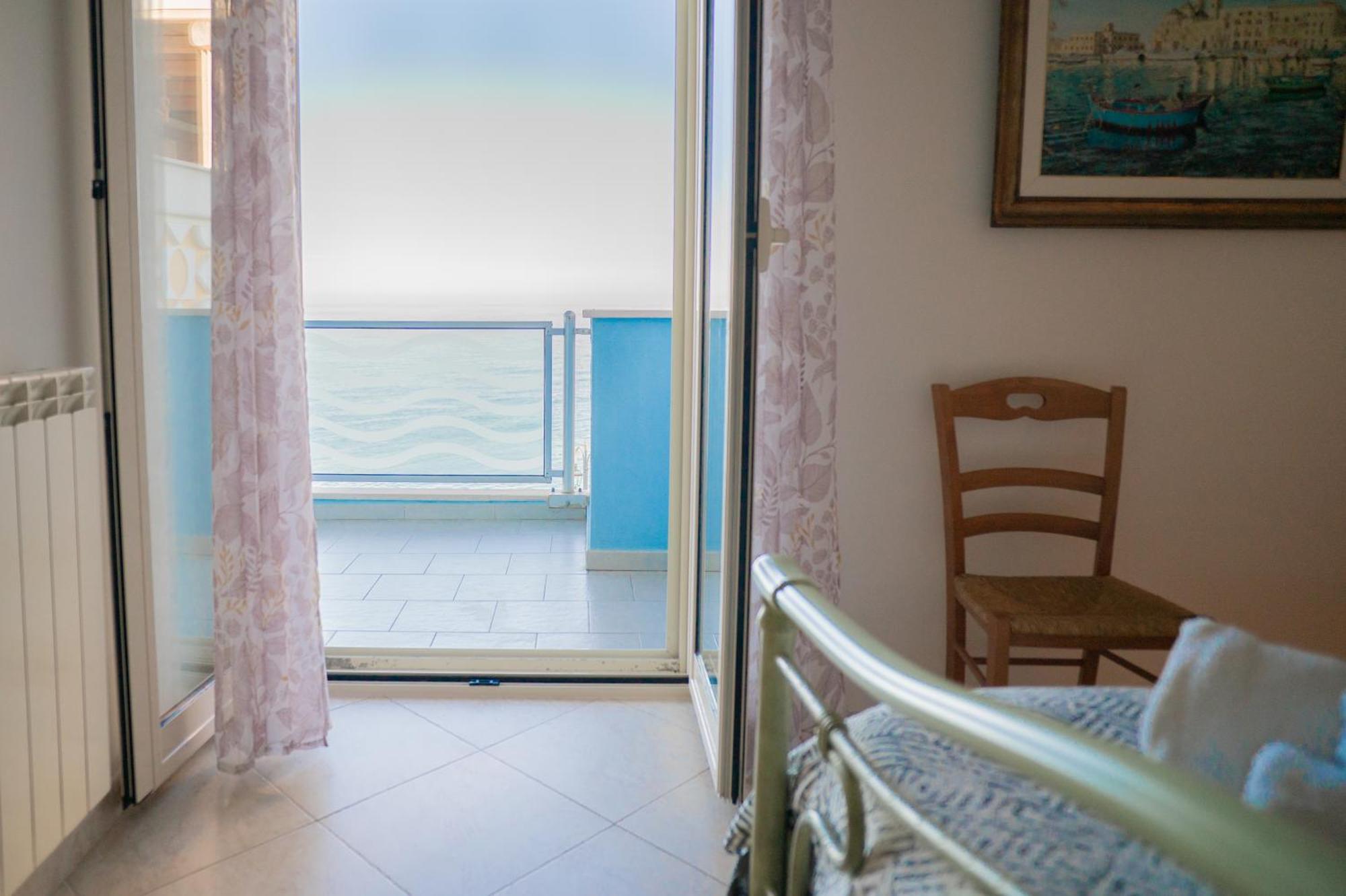 Milu'Seaview Ampia Casa Vista Mare Apartment Giovinazzo Exterior foto