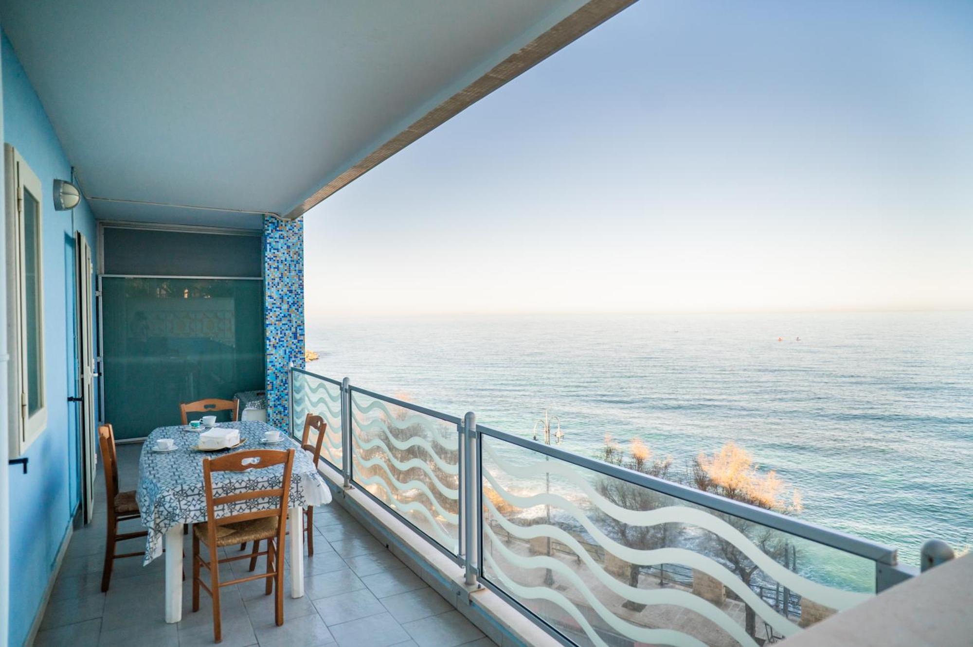 Milu'Seaview Ampia Casa Vista Mare Apartment Giovinazzo Exterior foto